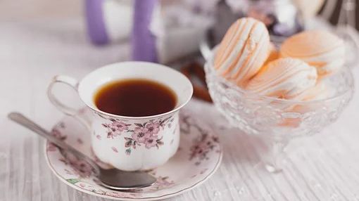 Čaj o páté v karanténě. Britský stereotyp trhal rekordy v prodeji